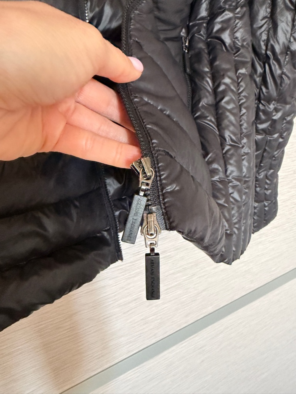 ARMANI EXCHANGE LIGHTWEIGHT QUILTED NYLON DOWN BLACK JACKET IN SMALL - Picture 7 of 15